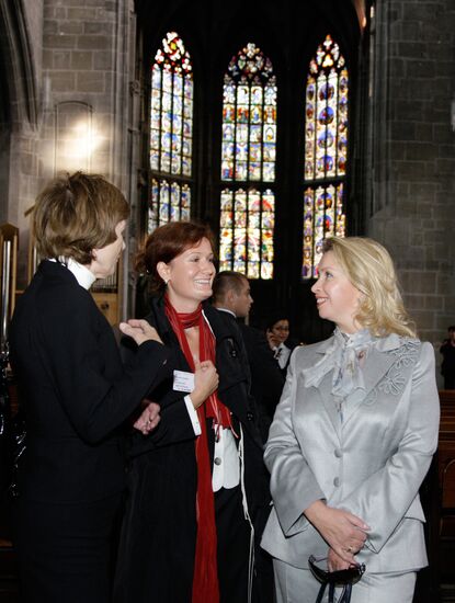 Russian First Lady takes walk around Bern