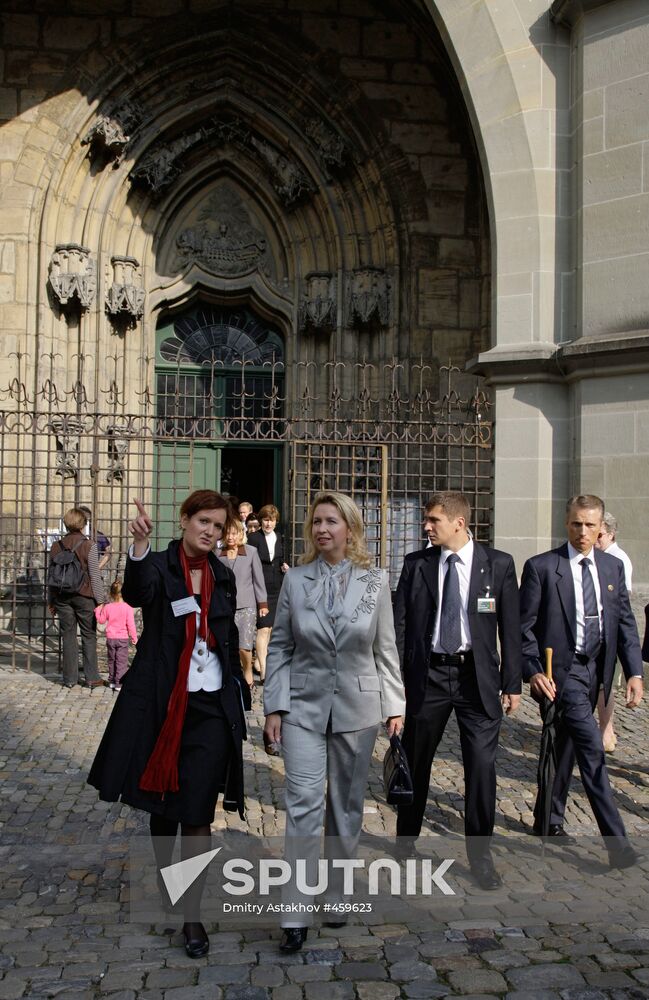 Russian First Lady takes walk around Bern