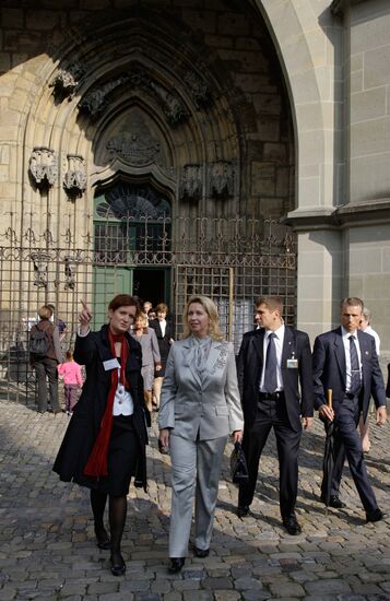 Russian First Lady takes walk around Bern