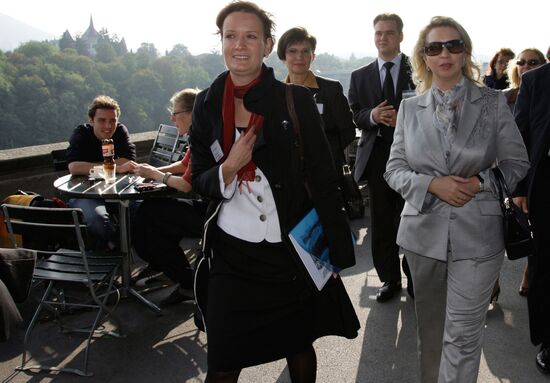 Russian First Lady takes walk around Bern