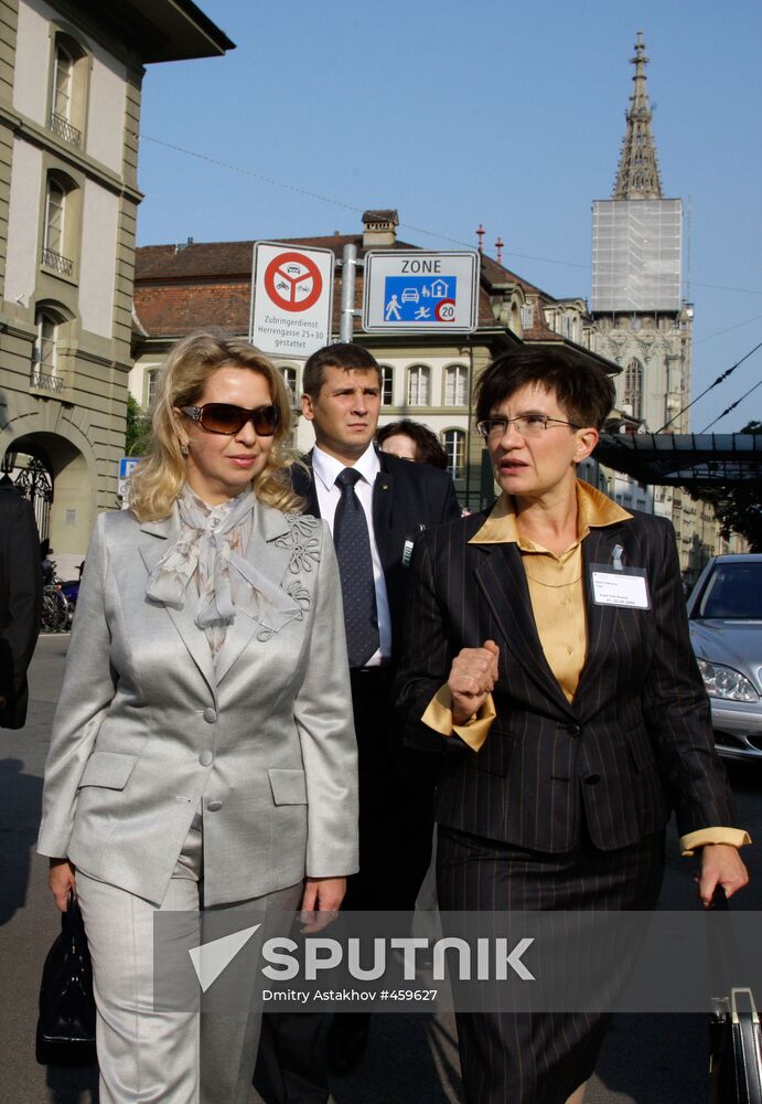 Russian First Lady takes walk around Bern