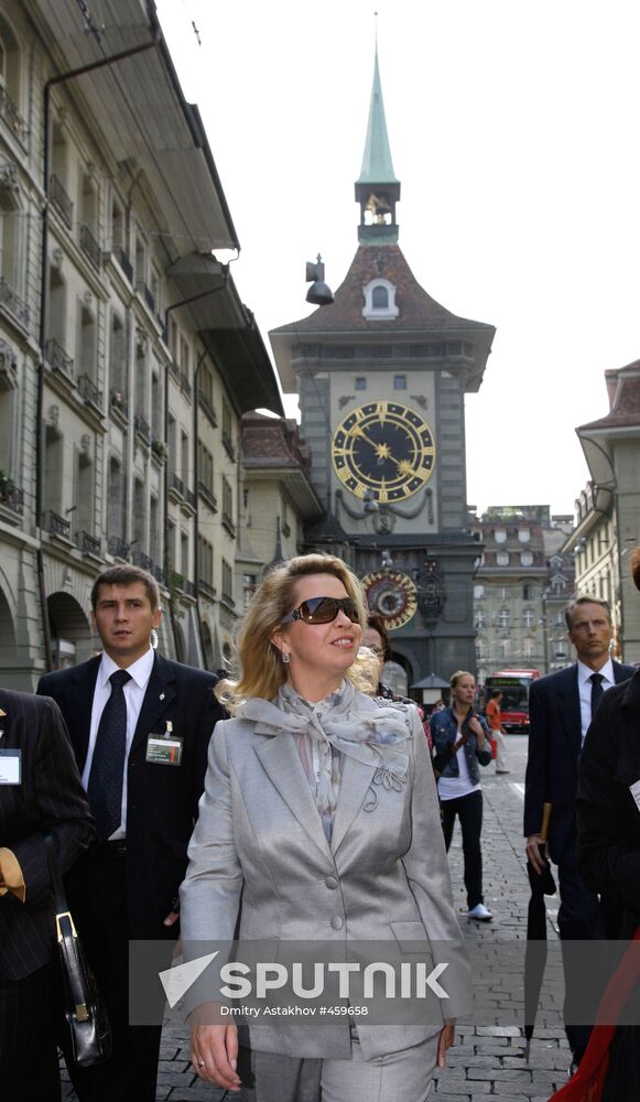 Russian First Lady takes walk around Bern