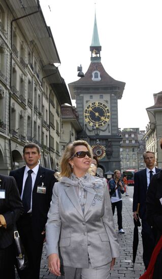 Russian First Lady takes walk around Bern
