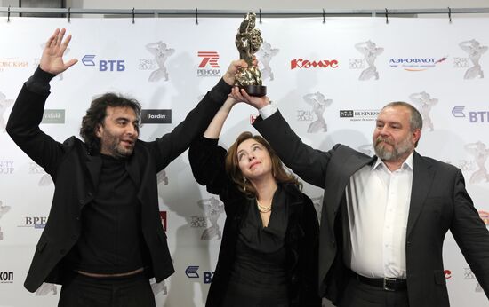 Dzhanik Faiziyev, Gulya Askarova and Andrei Rutsinsky