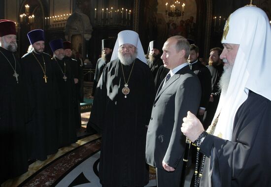 Vladimir Putin visits Christ the Savior Cathedral