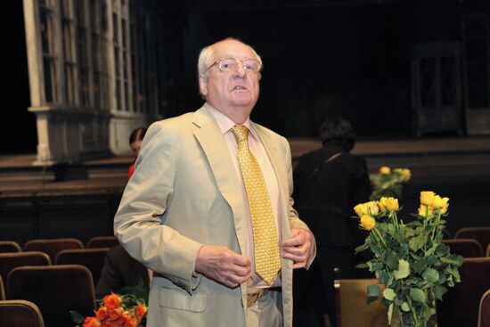 Mark Zakharov