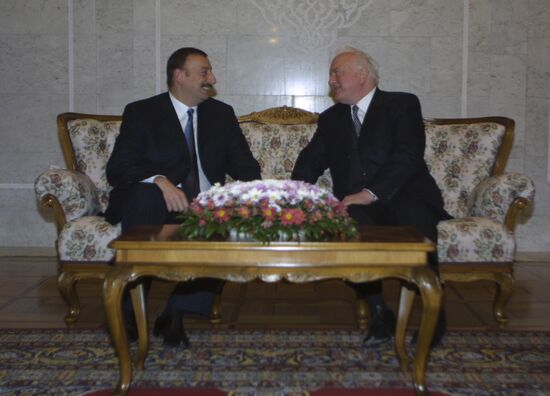 Georgian President Eduard Shevardnadze visits Azerbaijan