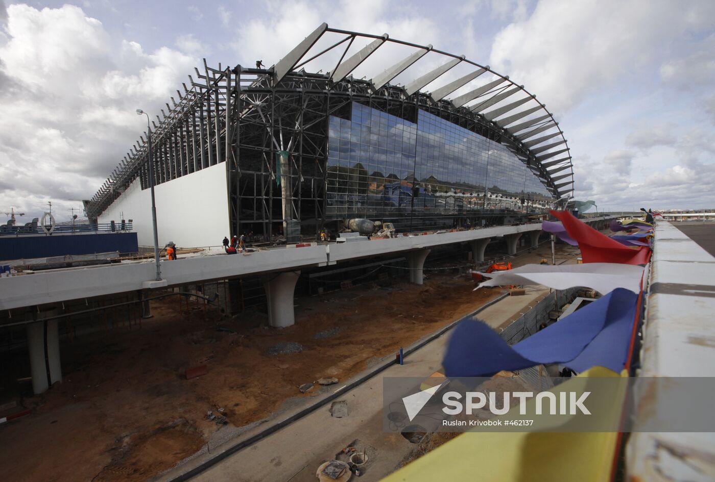 Construction of new international terminal at Vnukovo Arport
