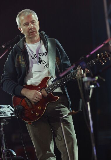 Alexei Romanov, Voskresenie rock band