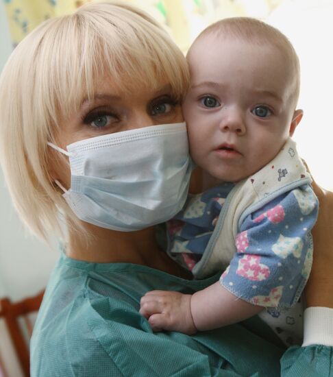 Singer Valeriya visiting hospital in Krasnoyarsk