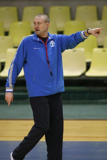 VC Dynamo Moscow head coach Pavel Borshch