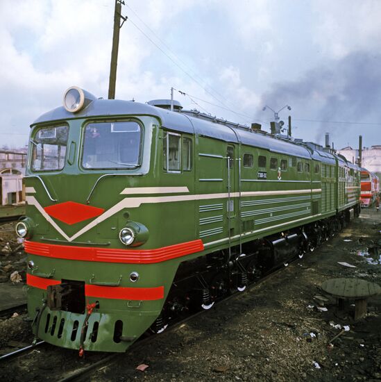 Diesel locomotive 2TE 10L