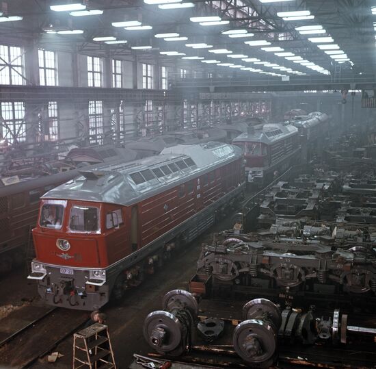 Exported diesel locomotive workshop