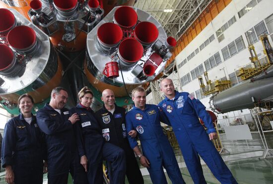 21st ISS mission main and backup crews at Baikonur Space Center