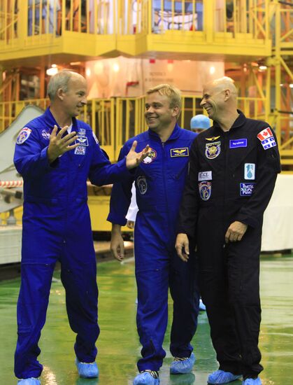 21st ISS mission main crew at Baikonur Space Center