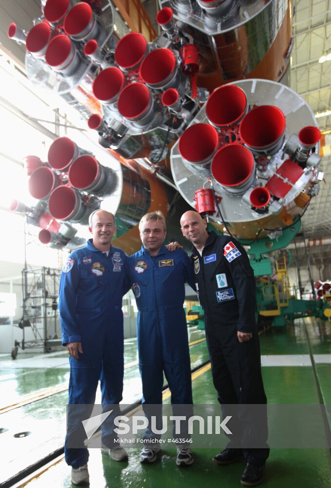 21st ISS mission main crew at Baikonur Space Center