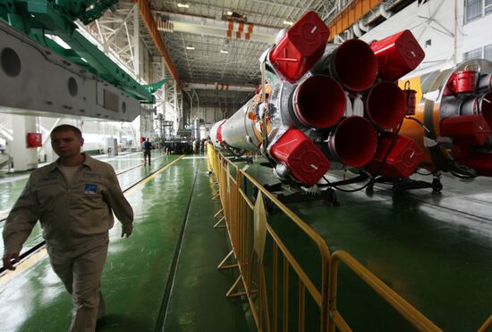 Preparations for launch of Soyuz TMA-16 spacecraft at Baikonur