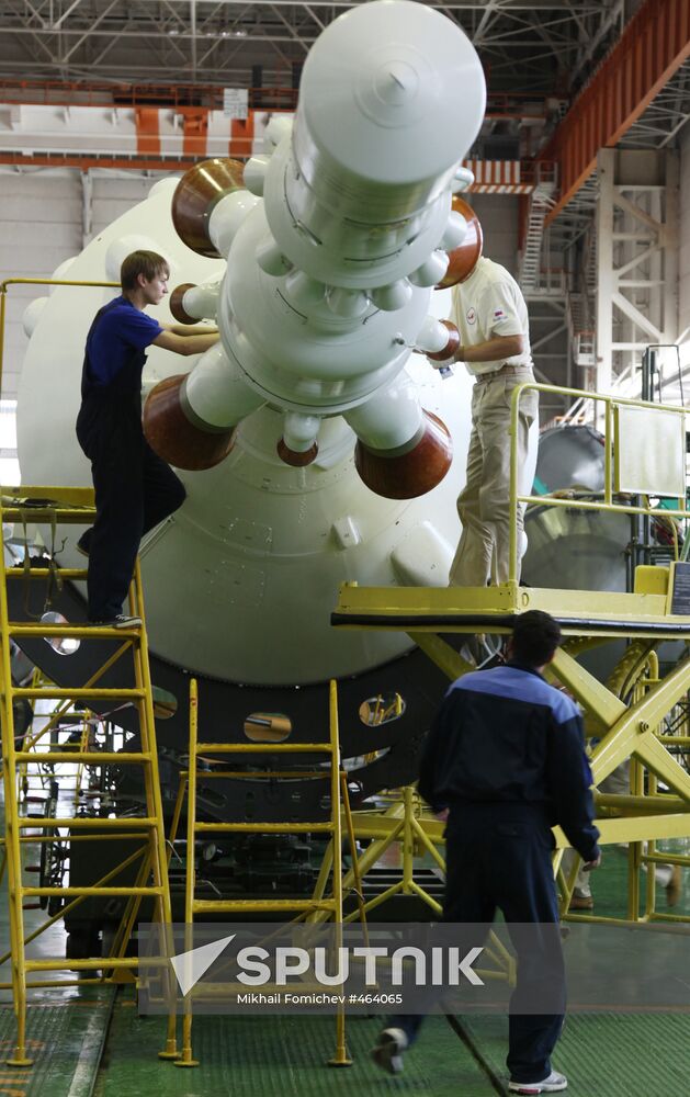 Preparations for launch of Soyuz TMA-15 spacecraft at Baikonur