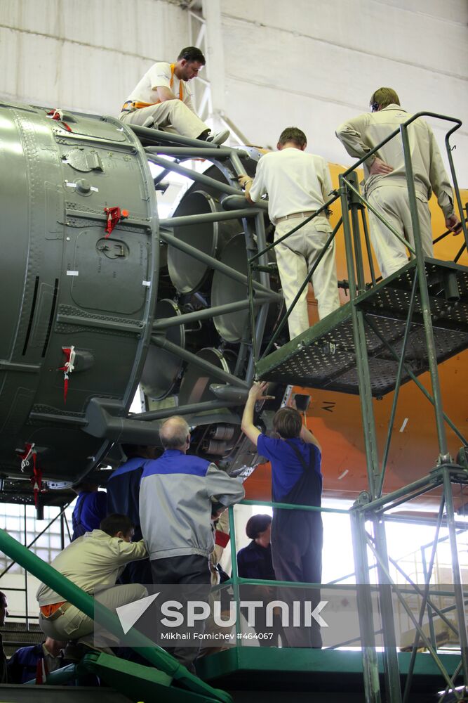 Preparations for launch of Soyuz TMA-15 spacecraft at Baikonur