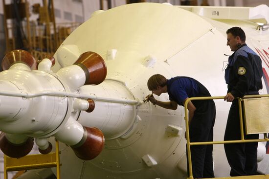 Preparations for launch of Soyuz TMA-15 spacecraft at Baikonur