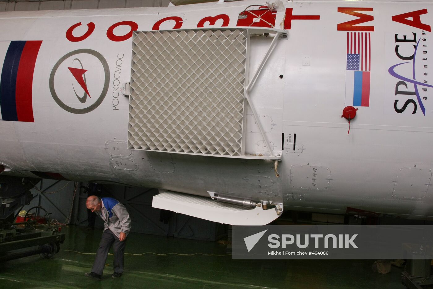 Preparations for launch of Soyuz TMA-15 spacecraft at Baikonur