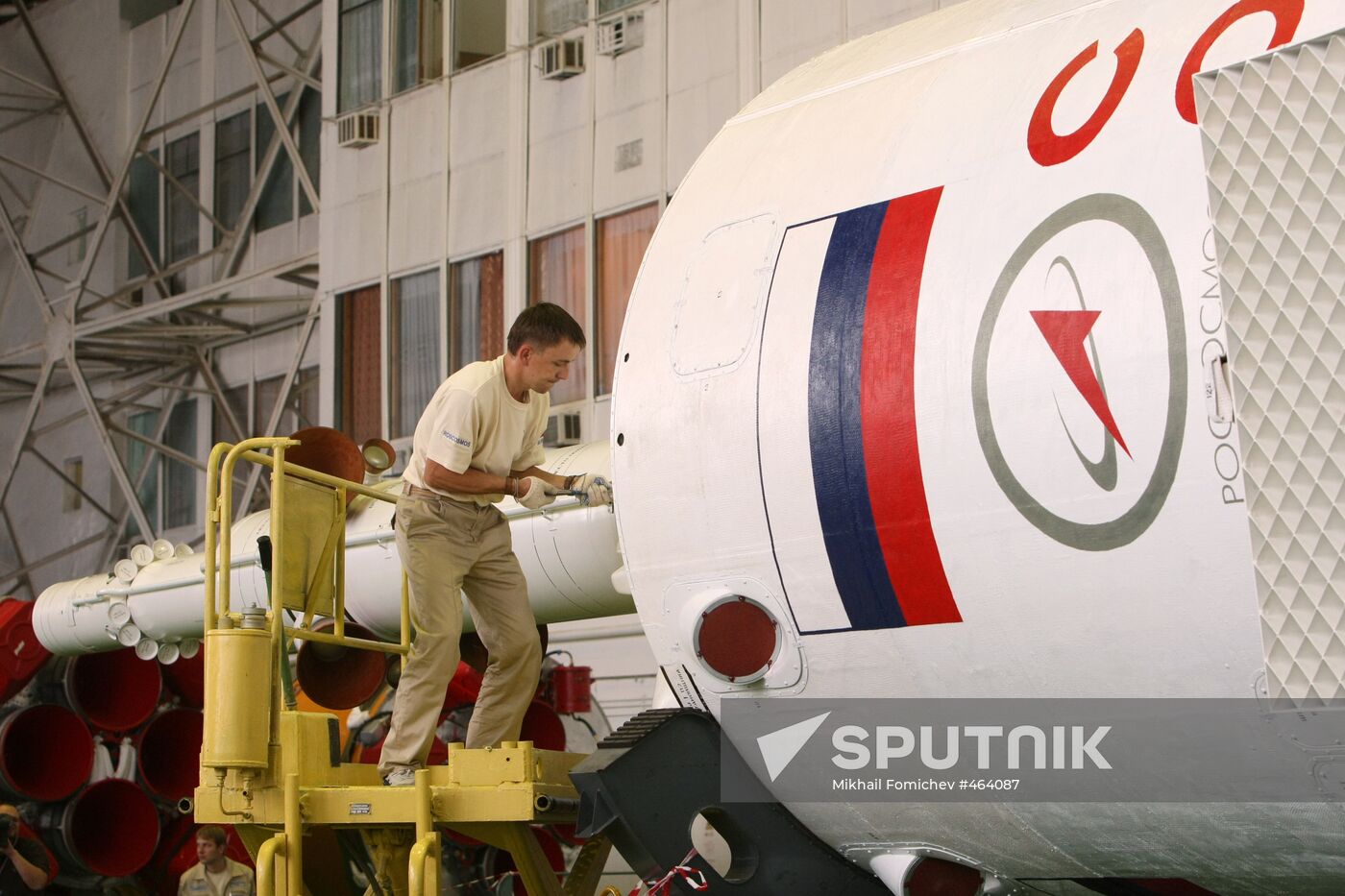 Preparations for launch of Soyuz TMA-15 spacecraft at Baikonur