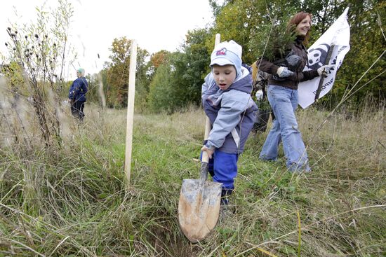"Let's Plant a Forest" event to protect Khimki Forest