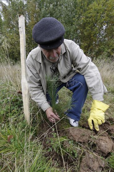 "Let's Plant a Forest" event to protect Khimki Forest