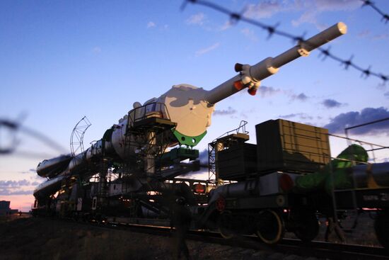Soyuz-FG rocket with Soyuz TMA-16 spacecraft at Baikonur