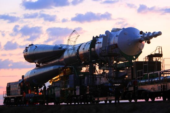 Soyuz-FG rocket with Soyuz TMA-16 spacecraft at Baikonur