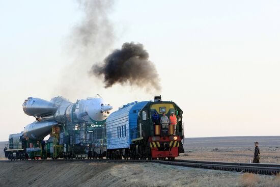 Soyuz-FG rocket with Soyuz TMA-16 spacecraft at Baikonur