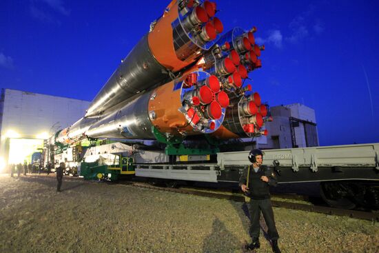 Soyuz-FG rocket with Soyuz TMA-16 spacecraft at Baikonur