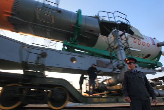 Soyuz-FG rocket with Soyuz TMA-16 spacecraft at Baikonur