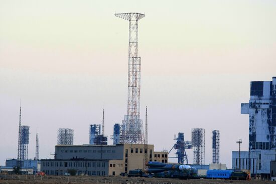 Soyuz-FG rocket with Soyuz TMA-16 spacecraft at Baikonur