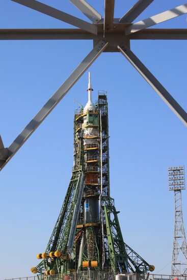 Soyuz-FG rocket with Soyuz TMA-16 spacecraft at Baikonur
