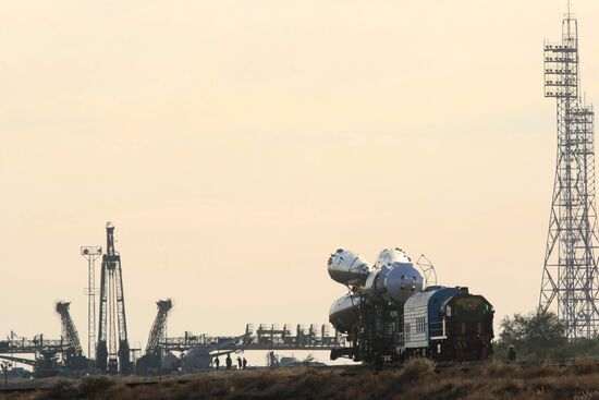 Soyuz-FG rocket with Soyuz TMA-16 spacecraft at Baikonur