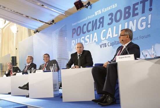 Vladimir Putin attends VTB Capital investment forum