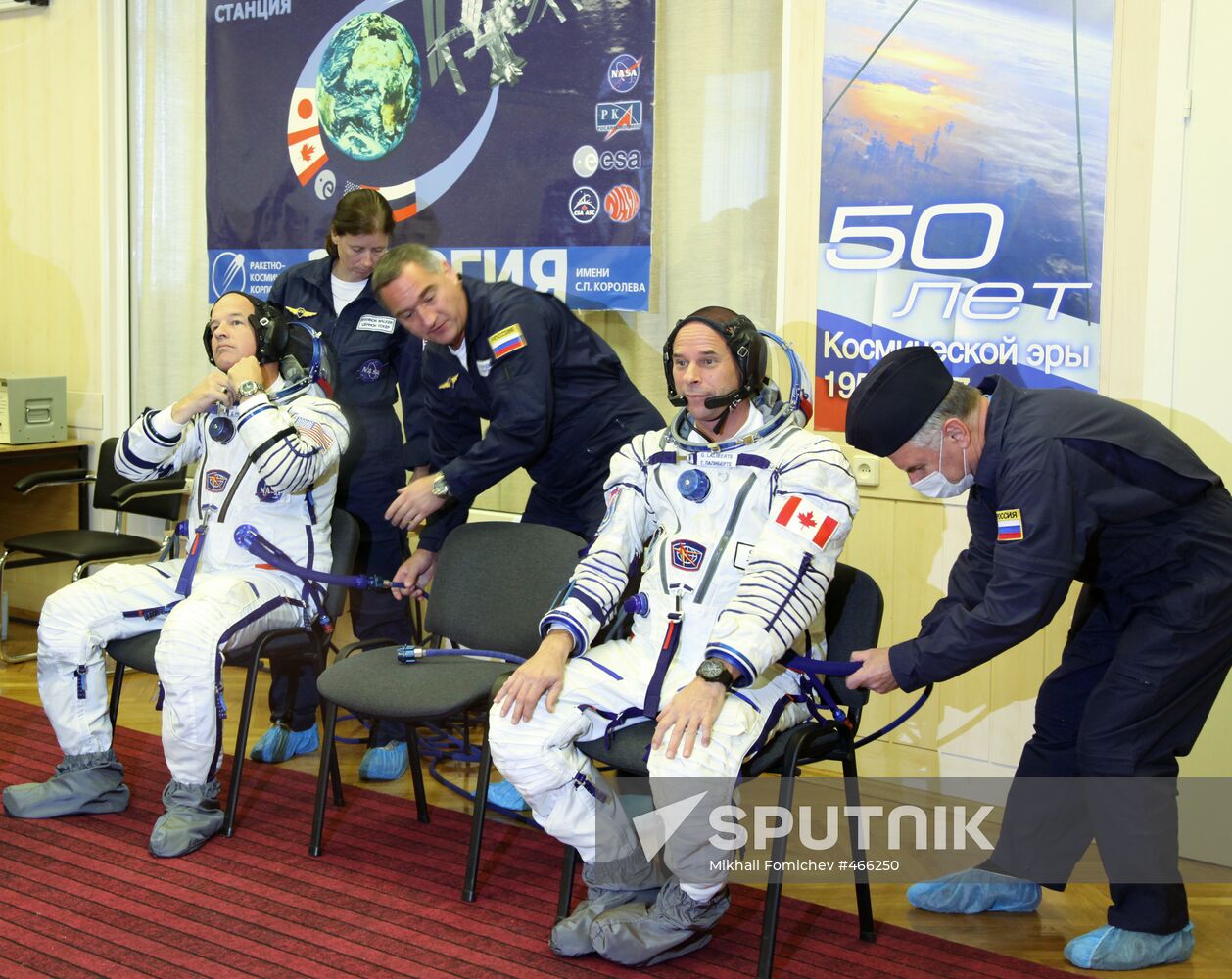 ISS mission crew prepares for launch