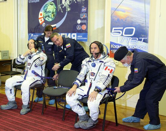 ISS mission crew prepares for launch