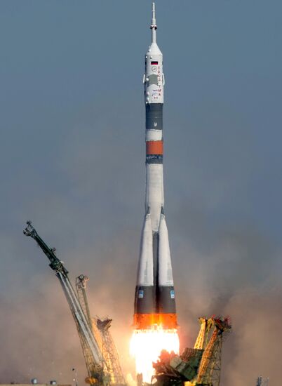 Soyuz TMA-17 spacecraft lifts off from Baikonur
