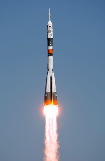 Soyuz TMA-17 spacecraft lifts off from Baikonur