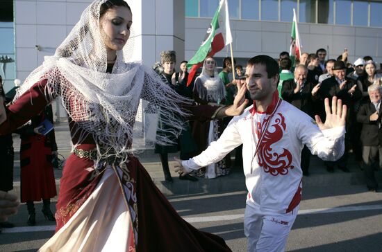 Islam-Bek Albiyev returns to Grozny from Denmark