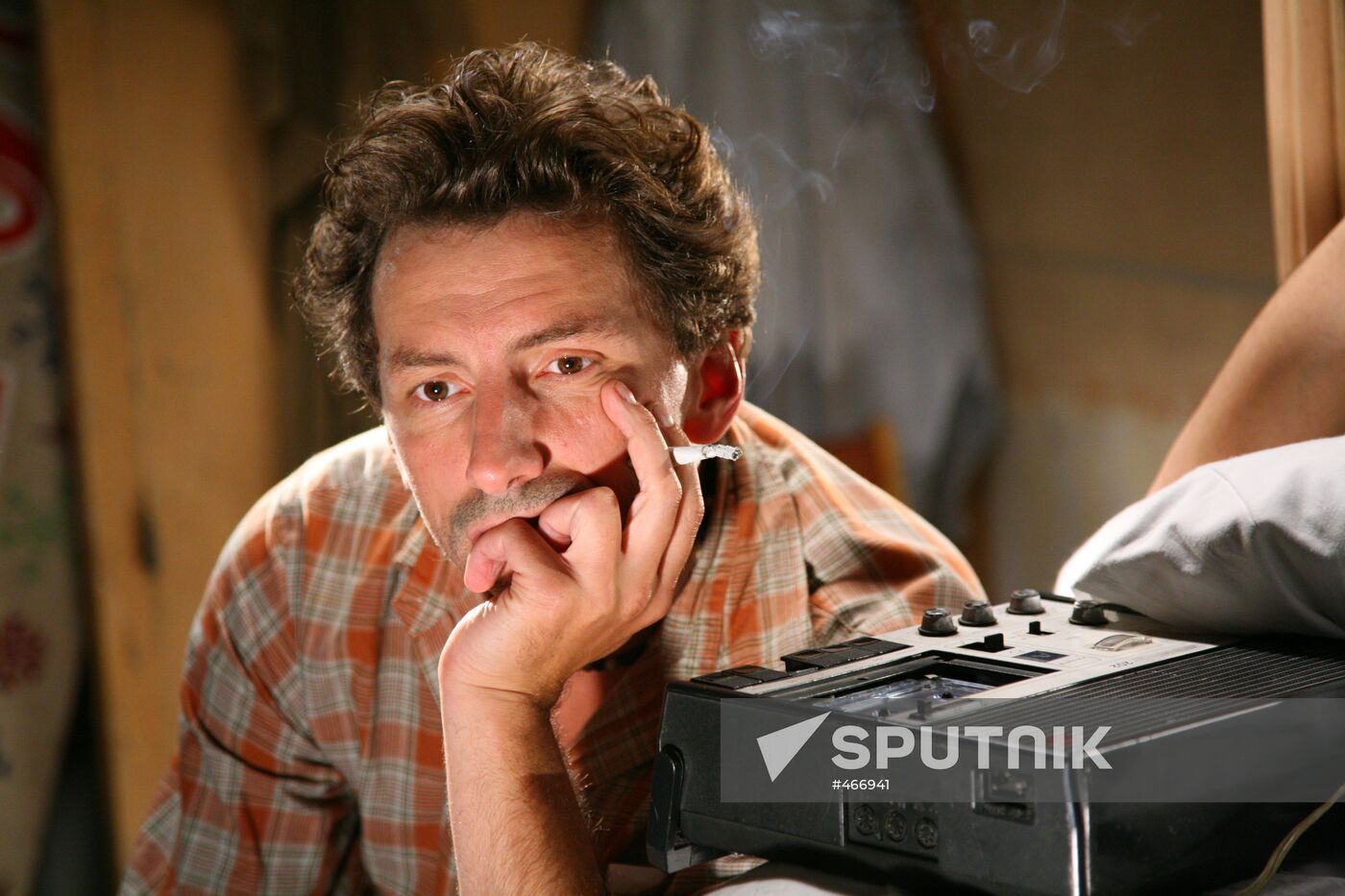 Stills from the film Laskovy Mai