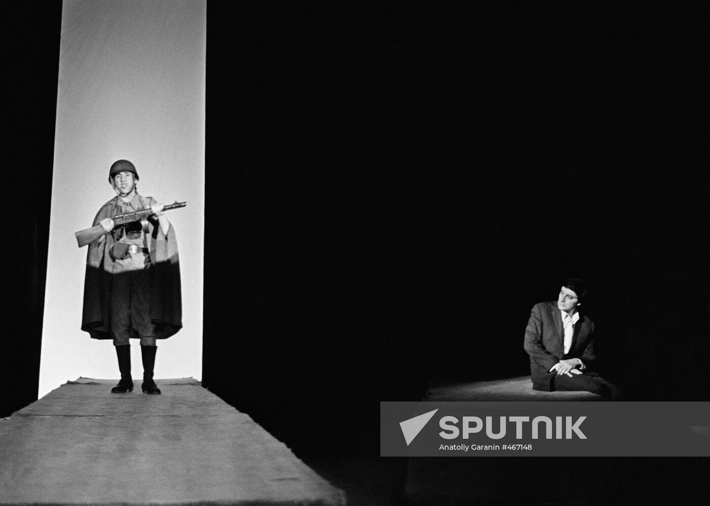 Play "The Fallen and the Living" directed by Yury Lyubimov