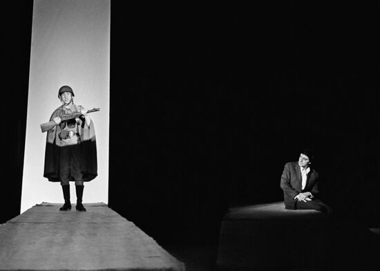 Play "The Fallen and the Living" directed by Yury Lyubimov
