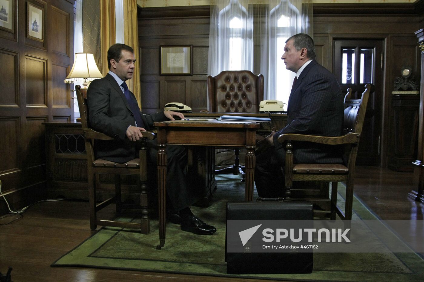 Dmitry Medvedev meets with Deputy PM Igor Sechin