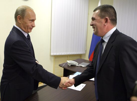Vladimir Putin meets with citizens at United Russia office