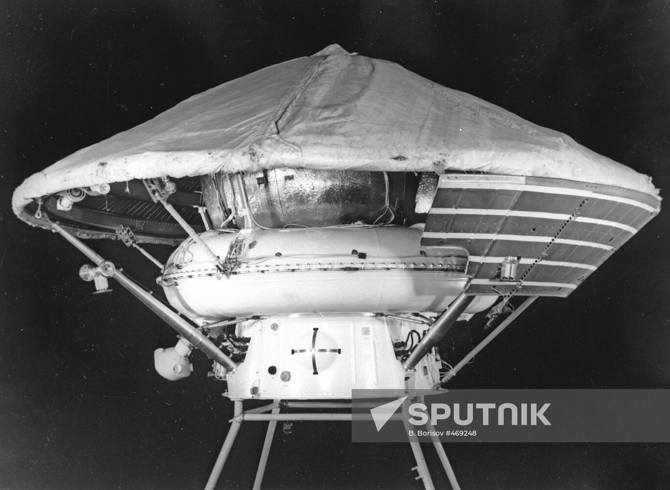Landing module of Mars-3 automatic space station