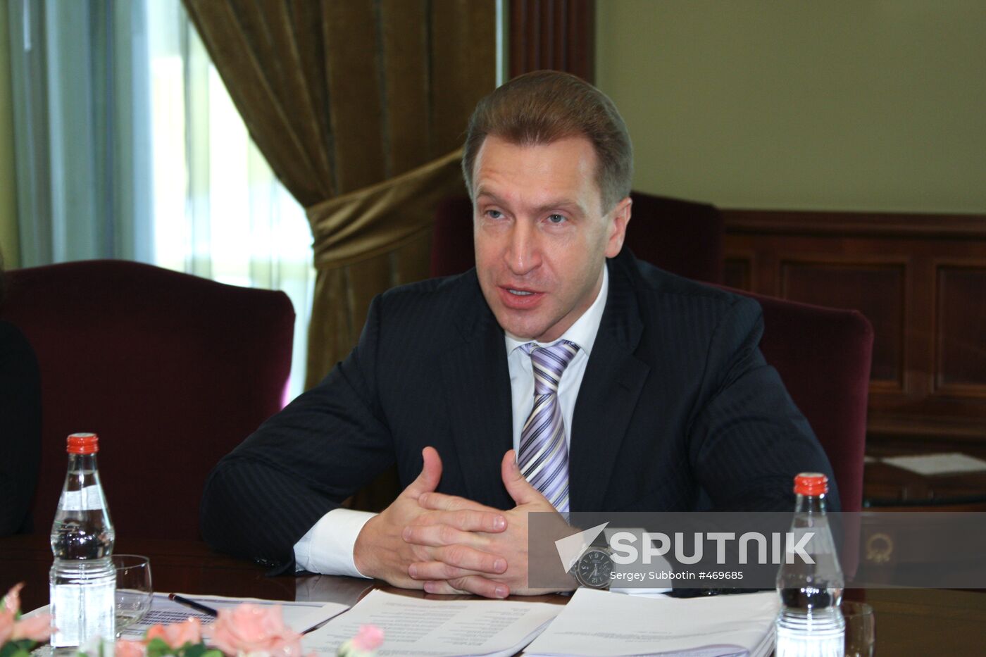 Russian First Deputy PM meets with car maker representatives