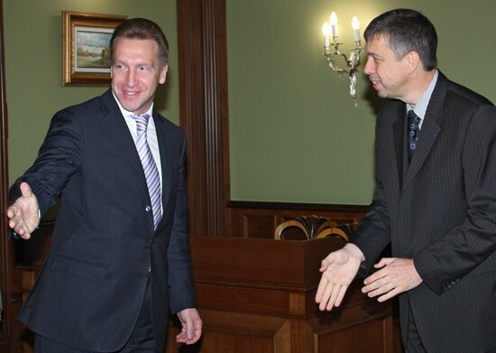 Russian First Deputy PM meets with car maker representatives